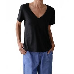 NEW DONNI. jersey relaxed v-neck top in jet